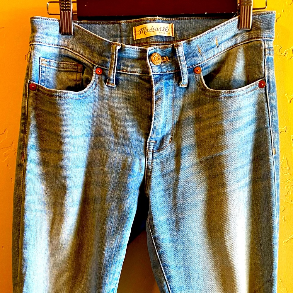 Madewell Women’s size 27 light skinny Jean.